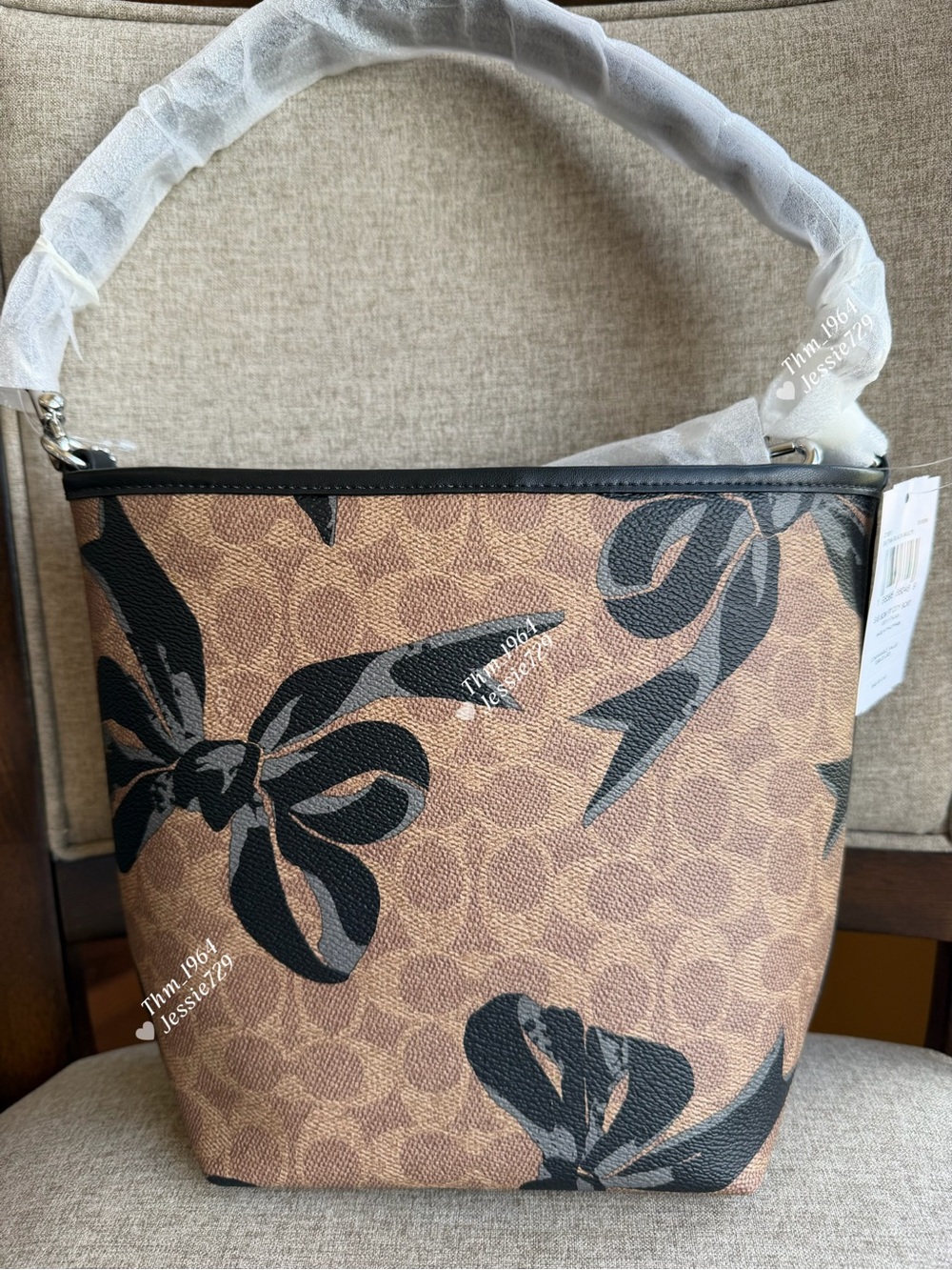 NWT！2PCS COACH City Bucket Bag In Signature With Bow Print And Wrsitlet（CZ440） - Picture 3 of 11